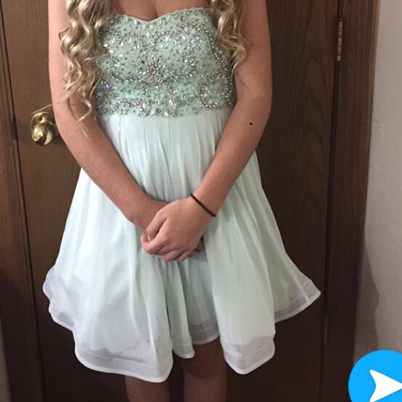 Homecoming dress - Picture 3 of 6